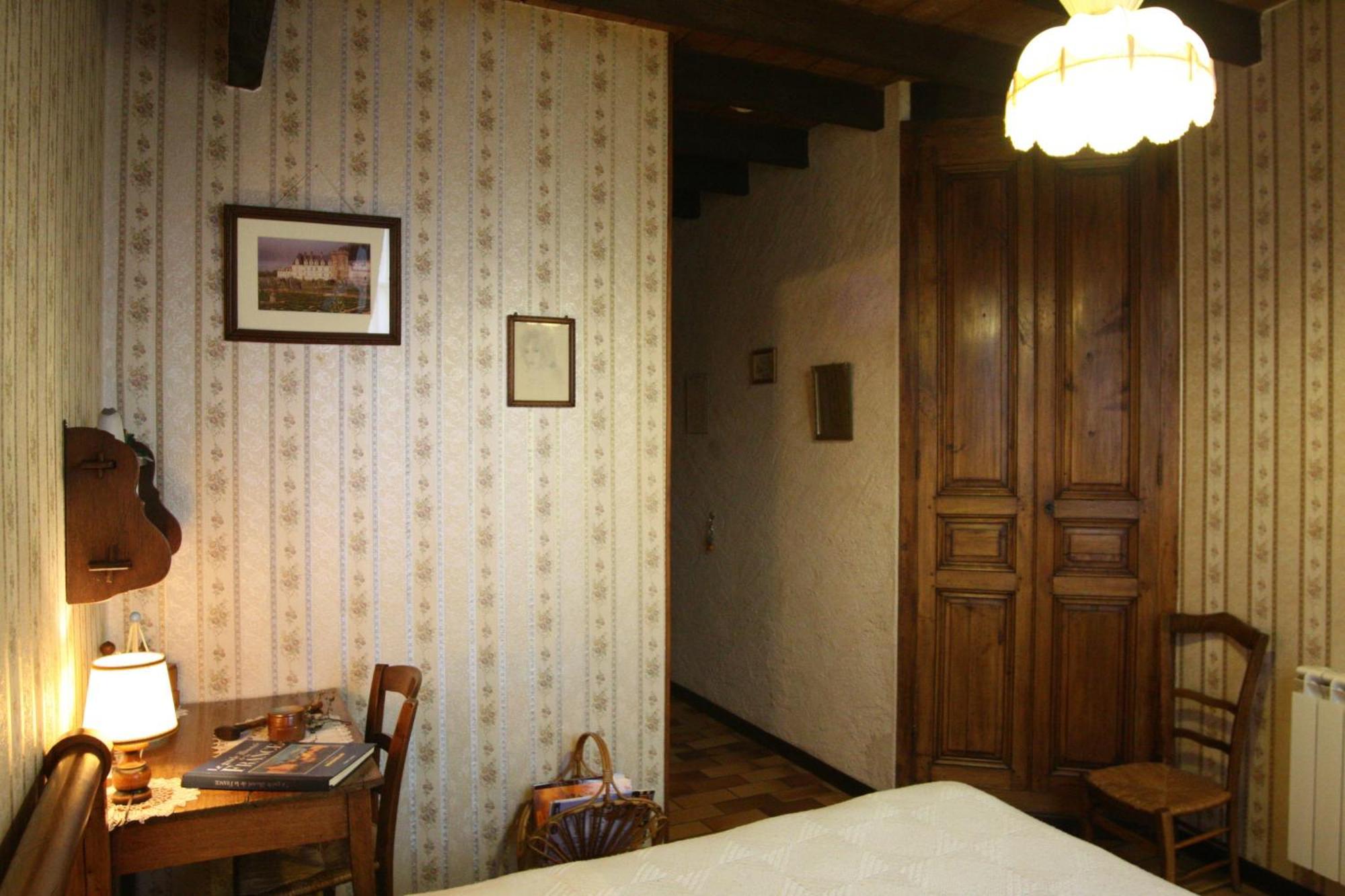 Bed and Breakfast La Maréchalerie Monthodon Exterior foto